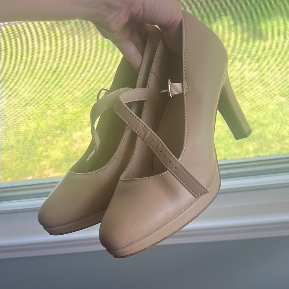 Dream Pairs Tan Chunky Heel Mary Jane Pumps